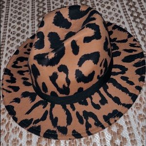 Leopard stiff brim hat